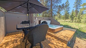 Outdoor dining - Indian 3 - Hot Tub, SHARC, Huge Deck, Pool Table (Sunriver)