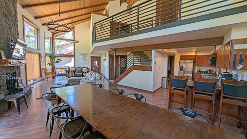 Indian 3 - Hot Tub, SHARC, Huge Deck, Pool Table