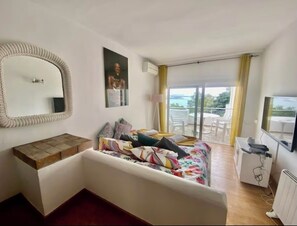 2 室のベッドルーム、アイロン / アイロン台、WiFi、ベッドシーツ