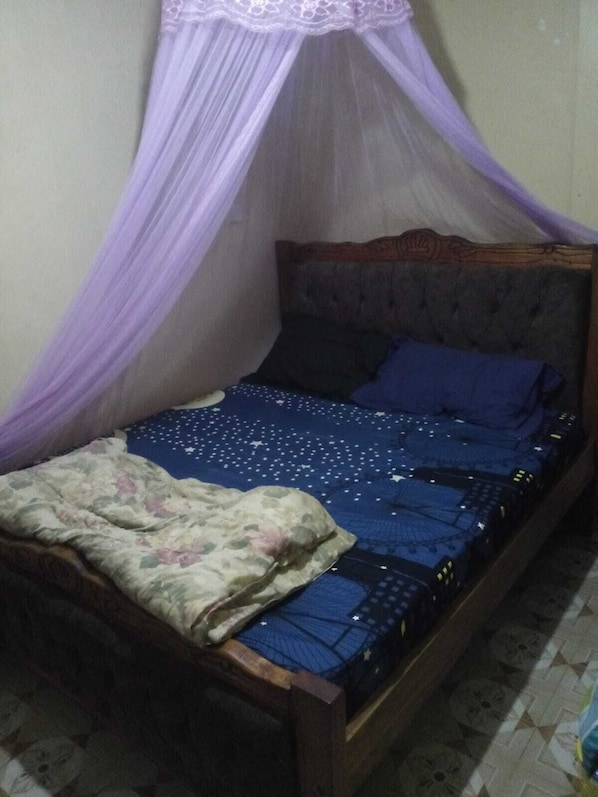 1 غرفة نوم ومكواة/لوح كي وواي فاي وملاءات أسرّة