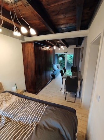1 camera, Wi-Fi, lenzuola. Quiet flat in the near of the city with a wonderful bathroom