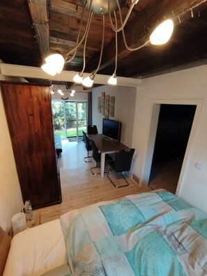1 habitación, wifi y ropa de cama