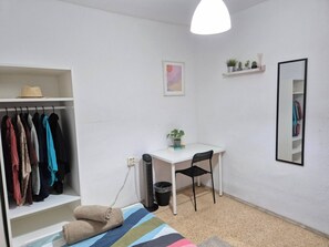 Dormitorio compartido, 1 habitación, con acceso para personas discapacitadas, balcón | 1 habitación 