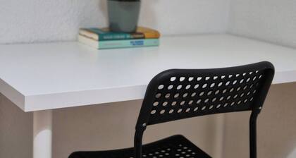 Room-room 10 min From Beach and Center w