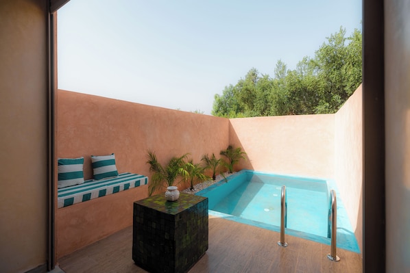 Private pool