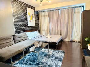 Economy Studio Suite | Laptop workspace, free WiFi - Makati City Gramercy Residences Studio (Makati)