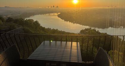 Marvelous river view 2-bedroom condo with AC & heat in Cincinnati