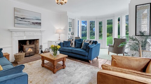 Blackway House - sleeps 20 guests in 7 bedrooms