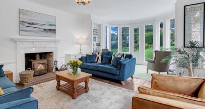 Blackway House - sleeps 20 guests in 7 bedrooms