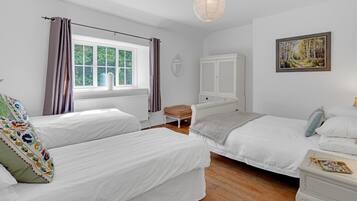 7 makuuhuonetta, silitysrauta/-lauta, vauvan matkasänky, ilmainen Wi-Fi