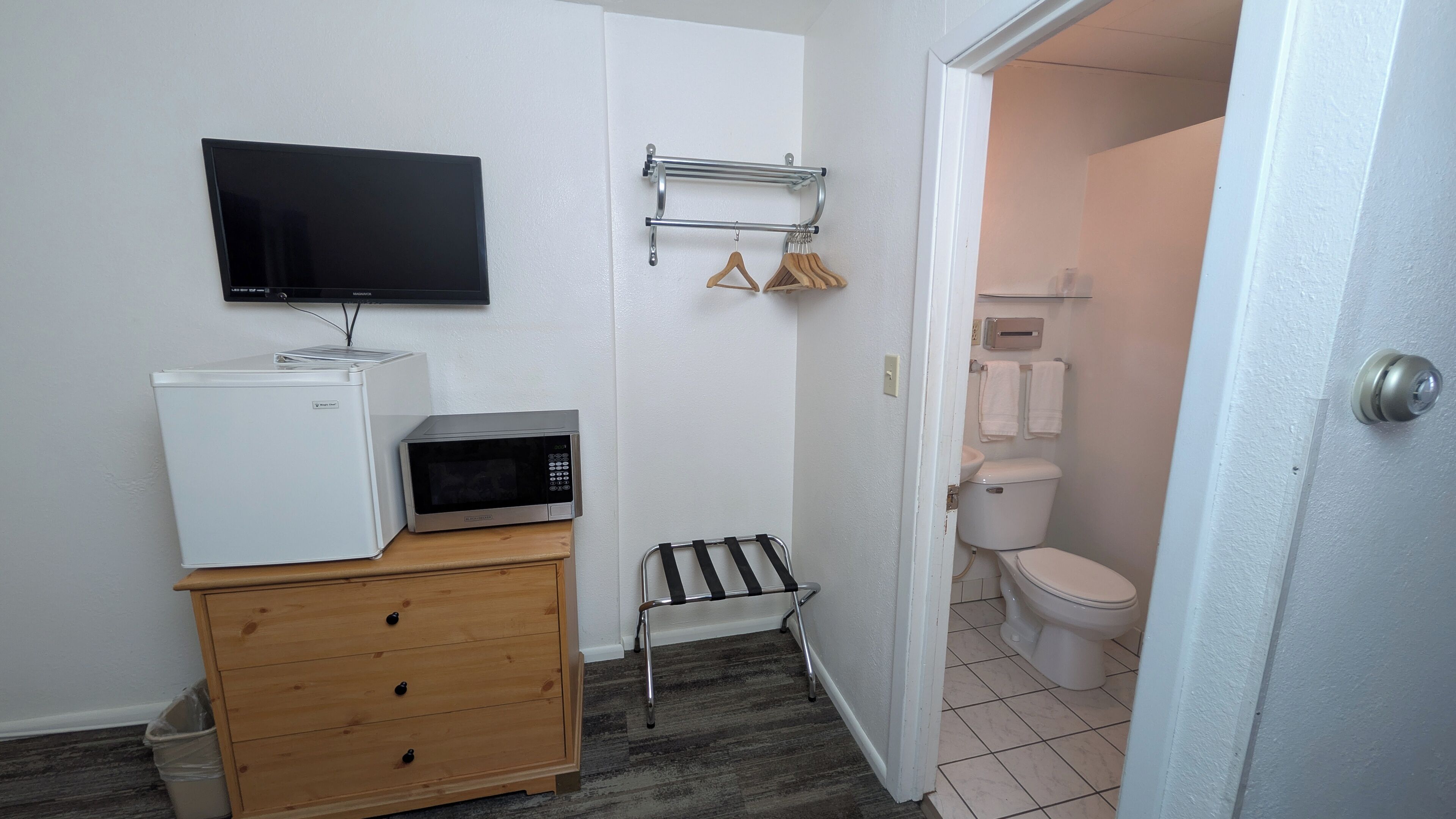 Double Bed Mixed Room | Desk, laptop workspace, free WiFi