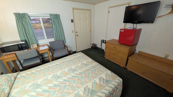 Full Single Bed | Desk, laptop workspace, free WiFi
