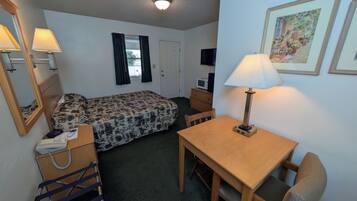 Queen Single w/ Code lock | Desk, laptop workspace, free WiFi