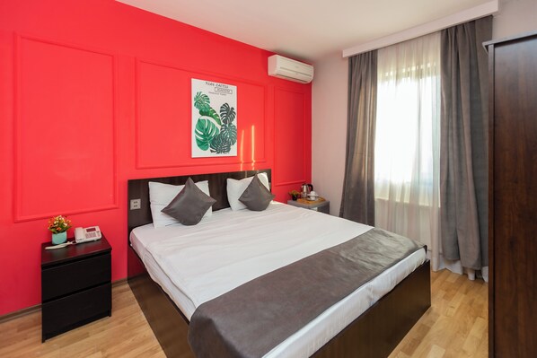 Double Room, City View | Soundproofing, iron/ironing board, free WiFi