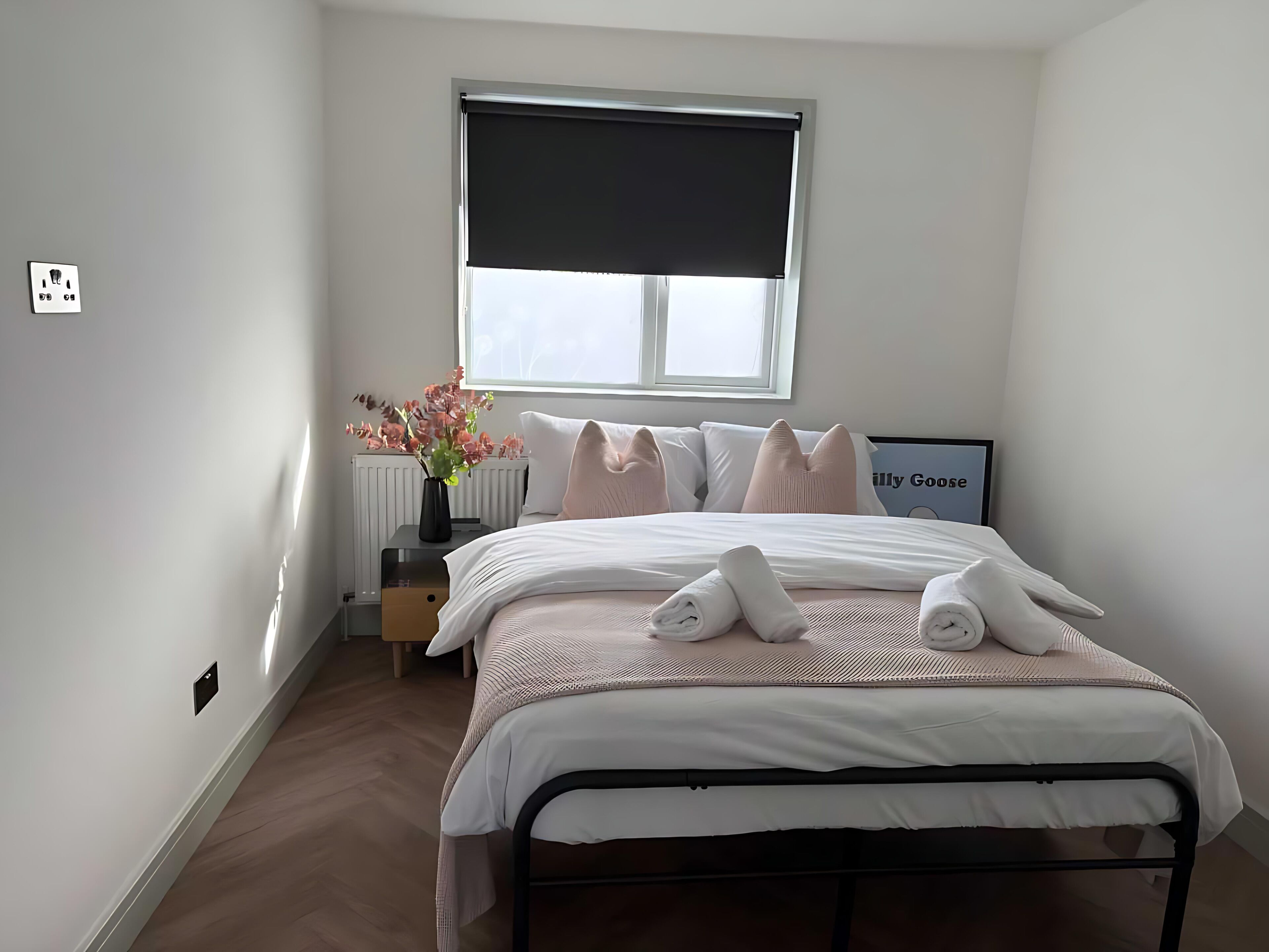 Desk, laptop workspace, free WiFi