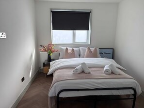 Desk, laptop workspace, free WiFi