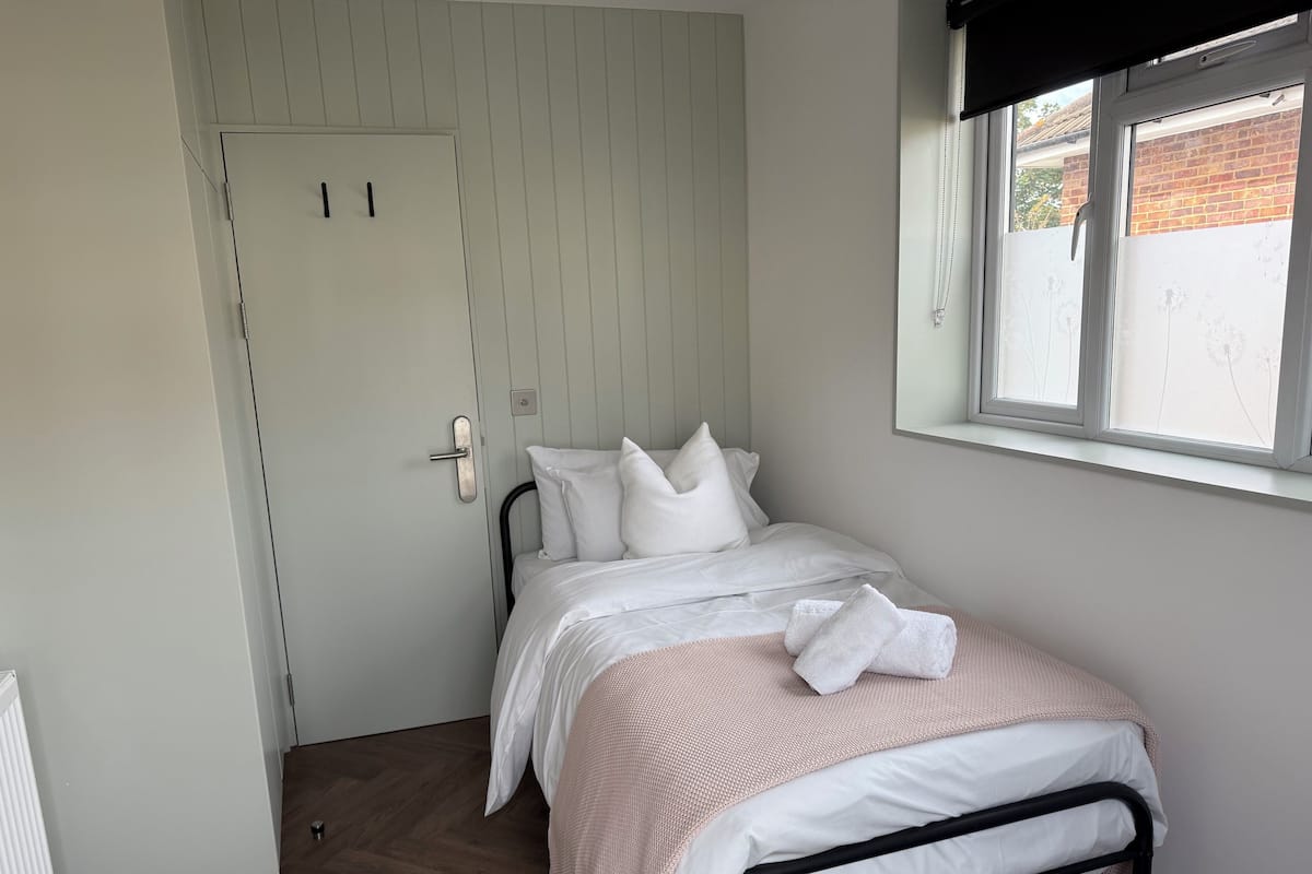 Habitación Deluxe, 1 cama individual, patio | Escritorio, espacio para trabajar con un portátil, wifi gratis