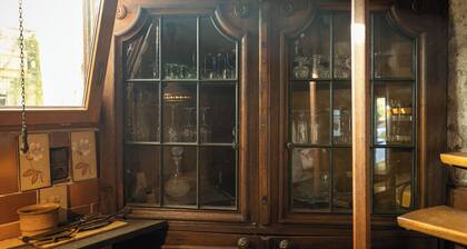 Exceptional old barn converted by an artist