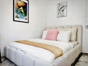 2 bedrooms, iron/ironing board, WiFi, bed sheets - The Crown Suite Helsinki (Helsinki)