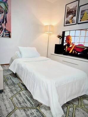 2 bedrooms, iron/ironing board, WiFi, bed sheets