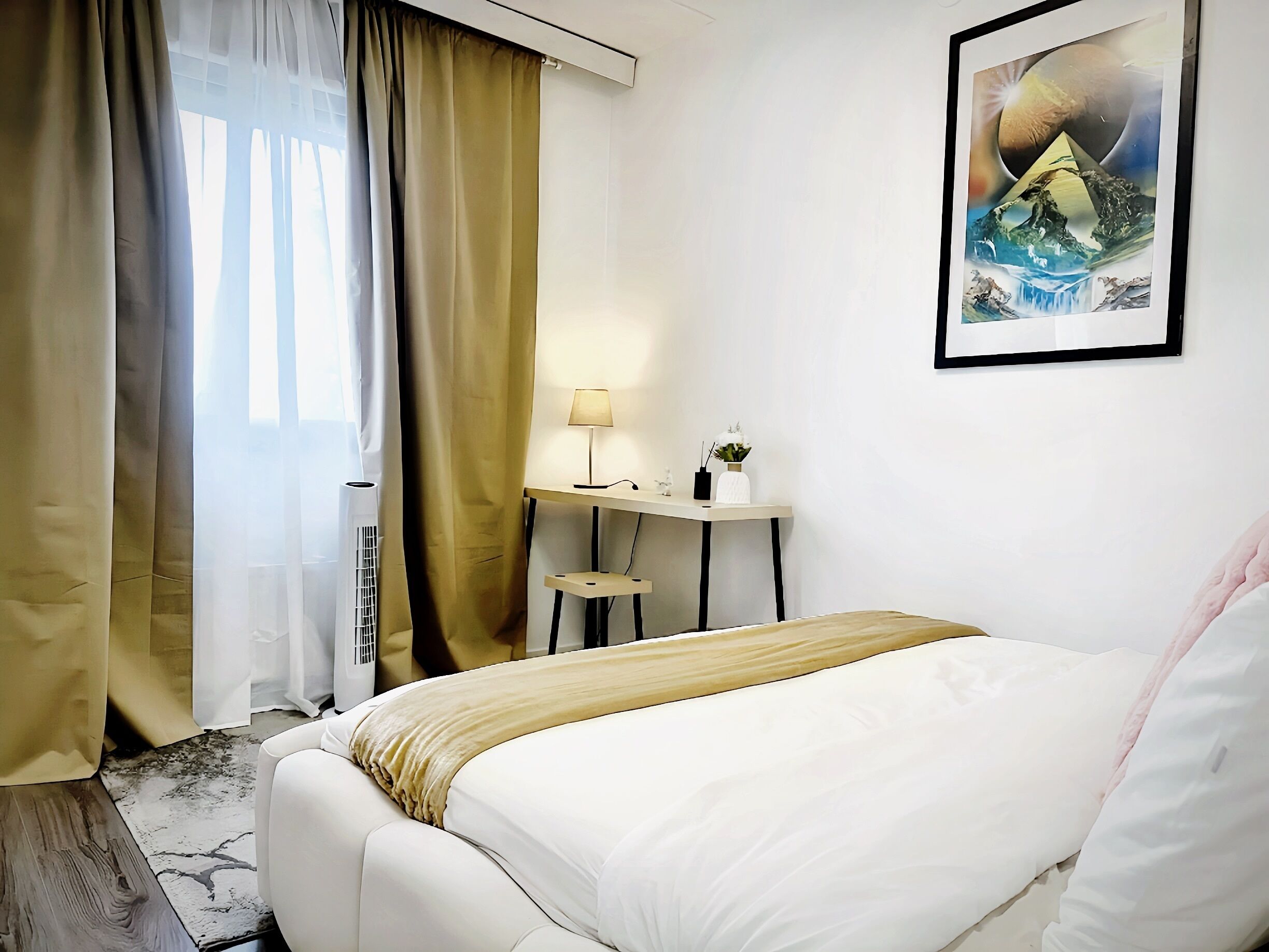 2 habitaciones, tabla de planchar con plancha, wifi y ropa de cama 