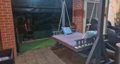 Cosy Spacious Hill Holiday Home