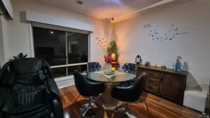 House, 5 Bedrooms, Smoking | Living area