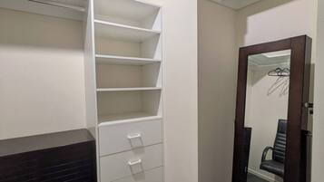 House, 5 Bedrooms, Smoking | Interior