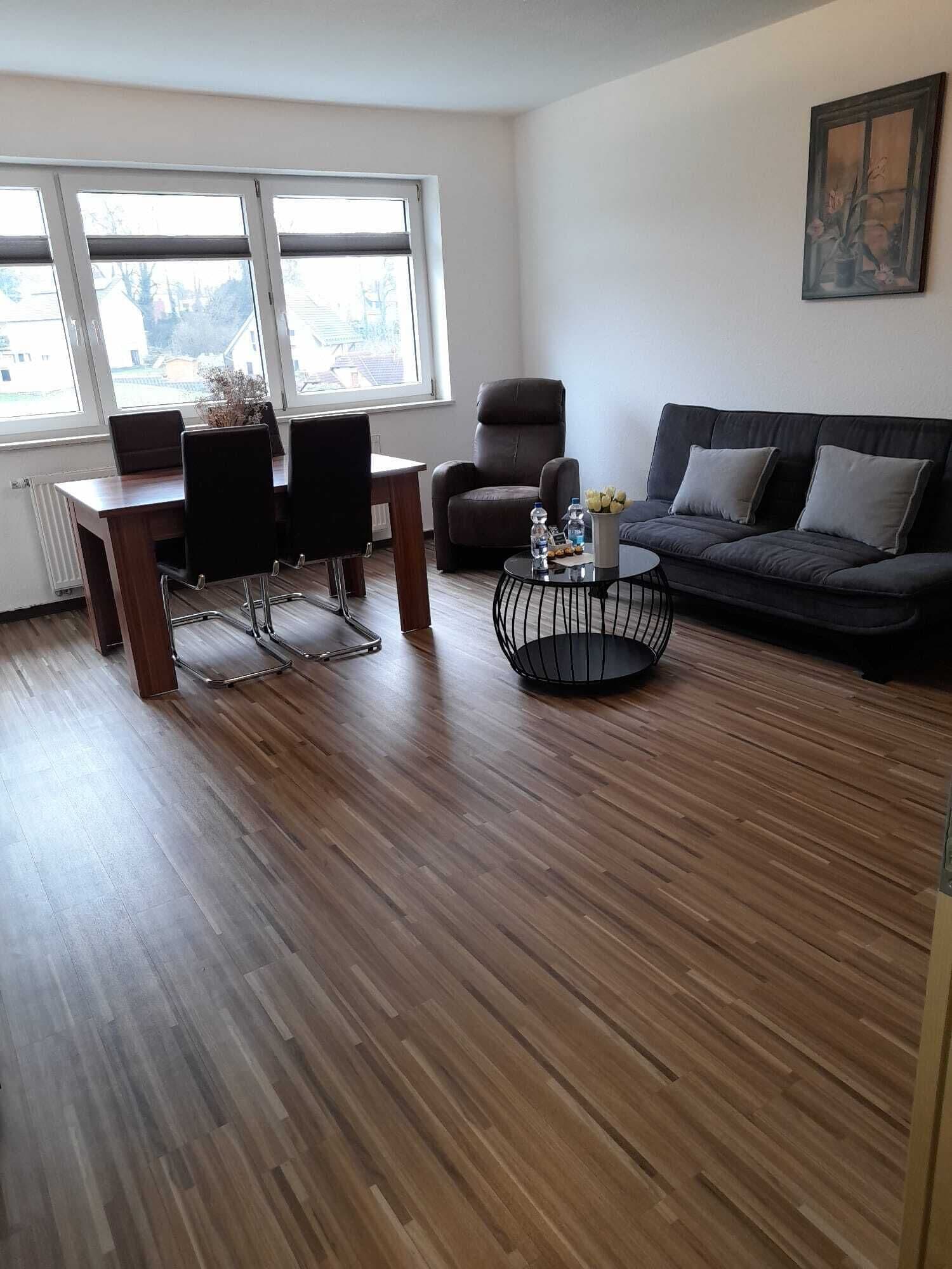 Decoración personalizada, muebles diferentes y escritorio 