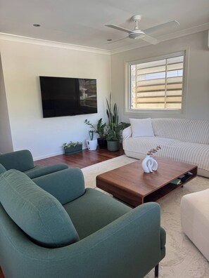 Shared Dormitory, 1 Bedroom | Living room