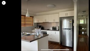 Unclassified image, 3 of 13, button - Room-room in a Beautiful Queenslander Ho (Brisbane)
