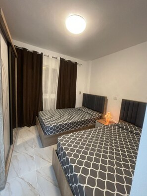 2 chambres, fer et planche à repasser, Wi-Fi gratuit, draps fournis