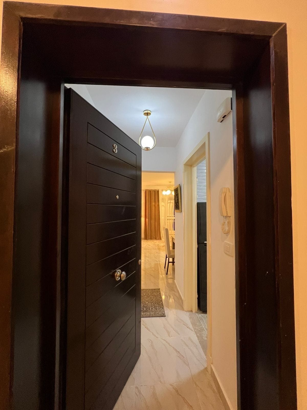 المنشأة من الداخل