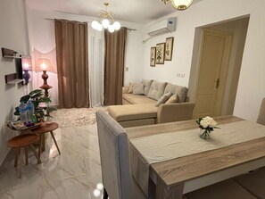 TV - 
Modern 2-bedroom apartment in Madinaty New Cairo with AC/Heating and WiFi (Cairo Governorate)