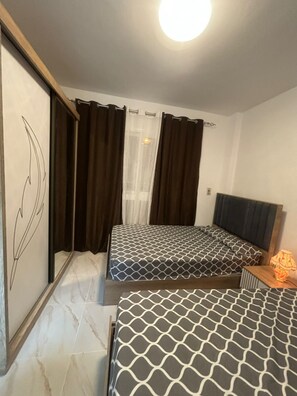 2 bedrooms, iron/ironing board, free WiFi, bed sheets
