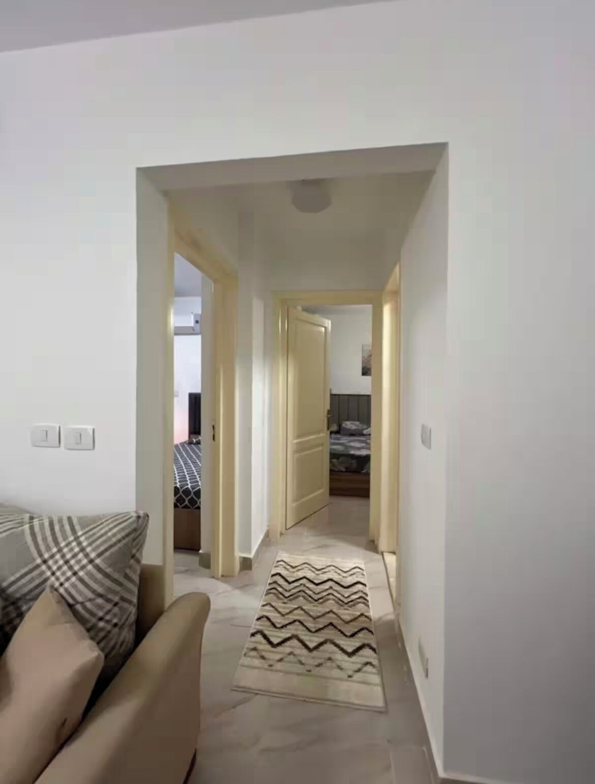 2 عدّة غرف نوم ومكواة/لوح كي وواي فاي مجانًا وملاءات أسرّة