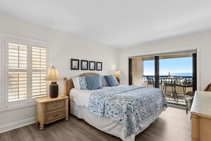 1 bedroom, desk, iron/ironing board, travel cot - Amelia Surf & Racquet Club B144 | 4th Floor Oceanfront | Pools | Tennis Courts | Sleeps 4 (Fernandina Beach)