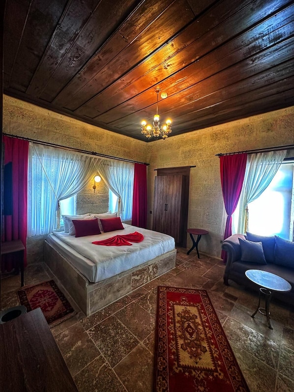 Comfort Room | Free WiFi