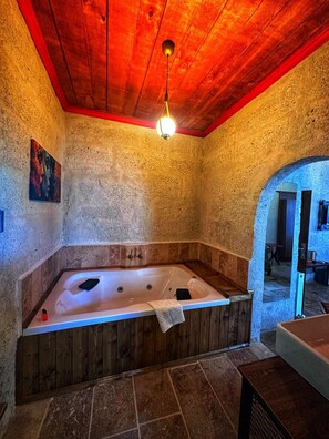 Comfort Room | Bathroom