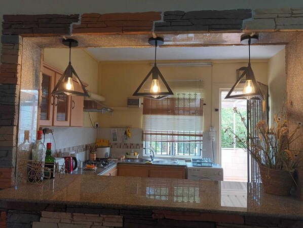 Microwave, oven, coffee/tea maker, electric kettle