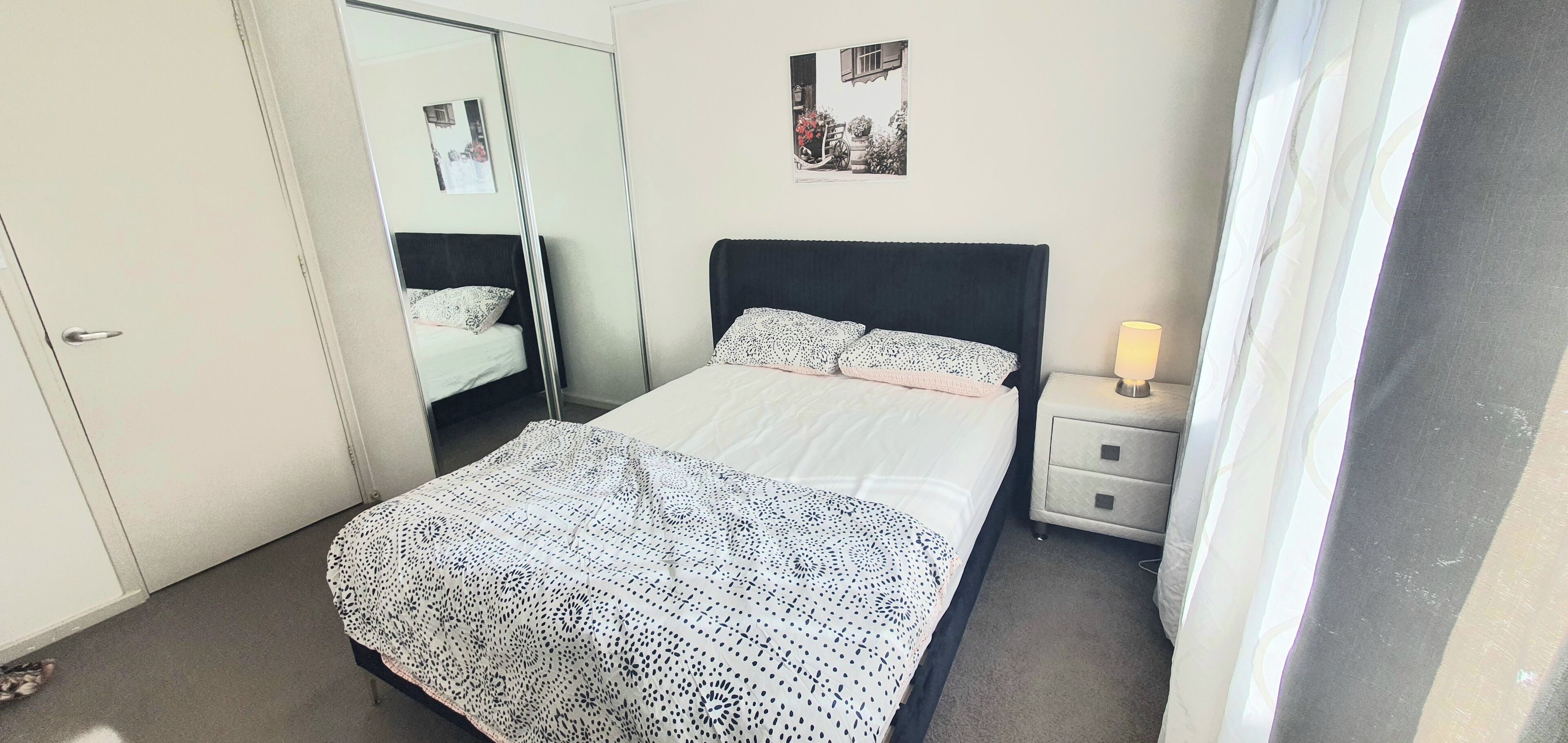 3 bedrooms, iron/ironing board, internet, bed sheets