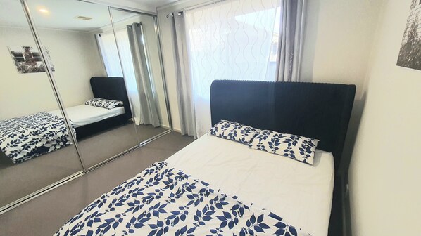 3 Schlafzimmer, Bügeleisen/Bügelbrett, Internetzugang, Bettwäsche