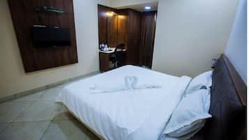 Standard Double Room | Desk, laptop workspace, free WiFi