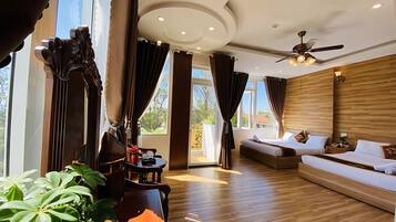 Superior Oda, Balkon, Şehir Manzaralı | Güneşlik/perde, ütü/ütü masası, ücretsiz kablosuz İnternet