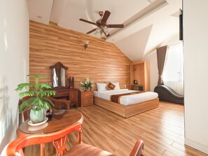 Cortinas blackout, tabla de planchar con plancha y wifi gratis