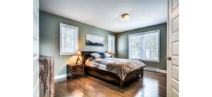 3 bedrooms, iron/ironing board, WiFi, bed sheets - Modern Chalet 1.2KM to Tremblant's North Side! (Lac-Supérieur)