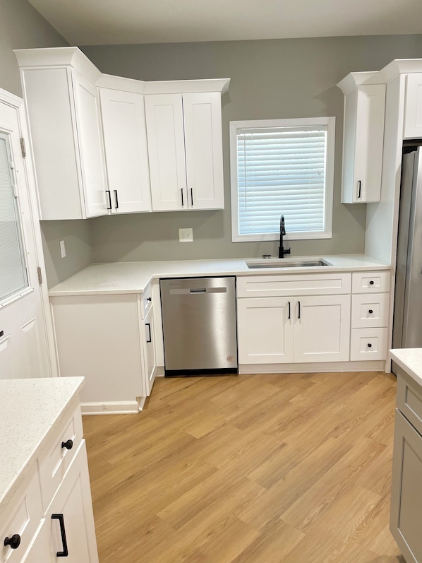 Microwave, oven, stovetop, dishwasher
