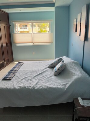 2 عدّة غرف نوم ومكواة/لوح كي وواي فاي مجانًا وملاءات أسرّة