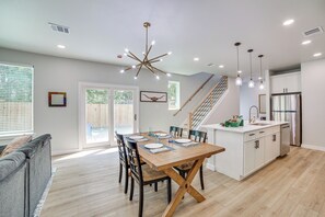 Apartment (3 Bedrooms) | Interior - 3 Mi to Dtwn Dallas: Pet-friendly Retreat w/ Yard (Dallas)