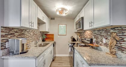 5 Blocks to Jax Beach: Getaway w/ Patio & Yard!